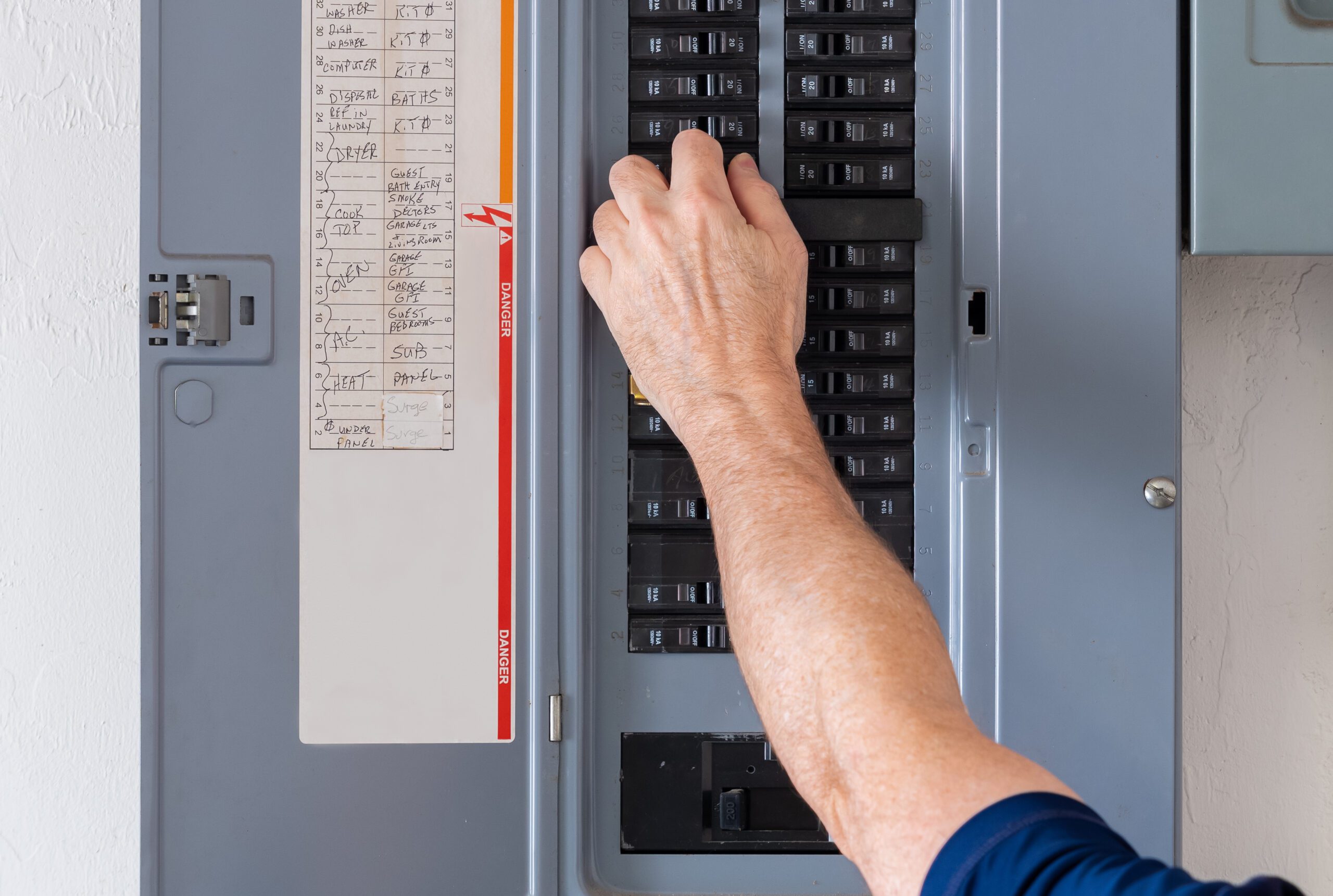 Home breaker box and electrical panel repair and installation services in Houston